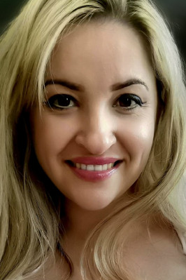 Kelly BustyGirl00 from 